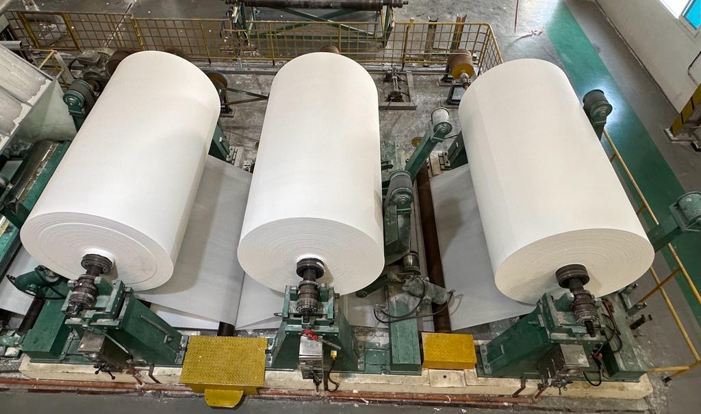 Three parent tissue reels feeding the EFTI production line